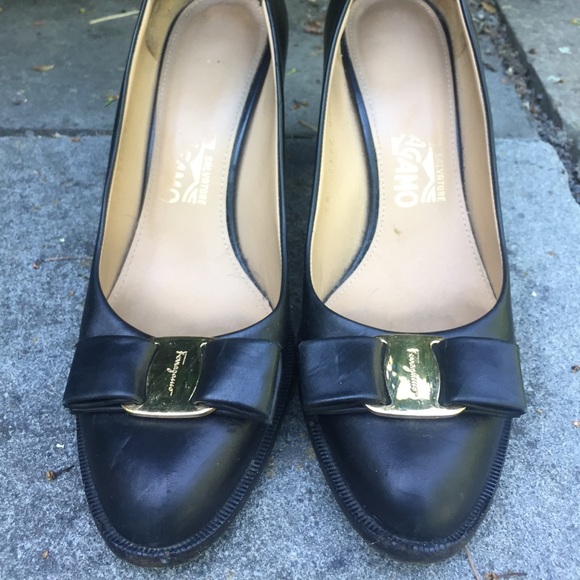 VINTAGE SALVATORE FERRAGAMO VARA HIGH PUMP - Picture 10 of 10